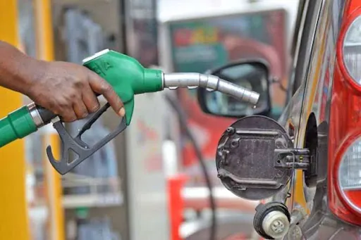 எரிபொருள் விலை குறைப்பு தொடர்பில் மகிழ்ச்சியான அறிவிப்பு