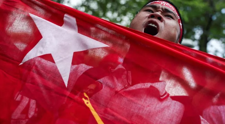 எதிர்ப்பு தெரிவிக்கும் அரசு ஊழியர்களை மீண்டும் பணிக்கு அழைக்கிறது மியான்மர் இராணுவ ஆட்சிக்குழு