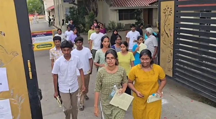 'மன்னித்துவிடுங்கள் அம்மா...' - நீட் மறுதேர்வு கடினம் என கூறி வீடியோ பதிவிட்டு மாணவர் உயிரிழப்பு