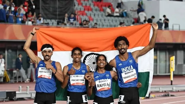 ஆசிய விளையாட்டு: 4x400 மீட்டர் கலப்பு தொடர் ஓட்டத்தில் இந்தியாவுக்கு வெள்ளிப் பதக்கம்